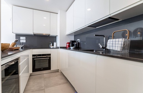 Fuengirola Apartment | Top-Rated Sea View Penthouse with Rooftop & Pool Access