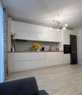 Ramnicu Valcea Apartment | Elegant Child-Friendly Apartment Rated 9.9/10 by Guests