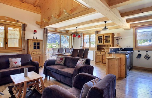 Samoens Apartment | Apartment Lyra: Scenic Views, Pool & Spa in Samoens