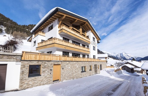 Sankt Anton am Arlberg Apartment | Top-Rated Apartment MOOSE for 6 at Moose Lodge