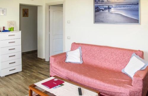 San Michele di Moriano Apartment | Family-Friendly Apartment Melissa with Pool Access