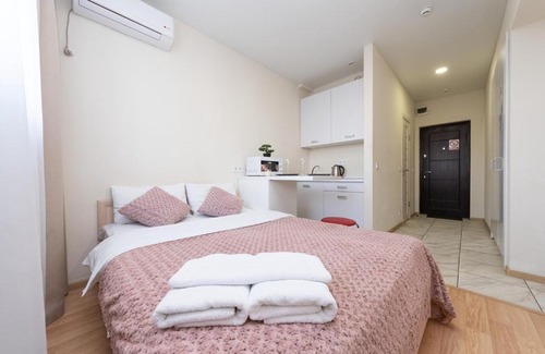 Solomjanskyj Apartment | Stylish Apartment M41 Studio: Guest Rated 9/10, Family-Friendly