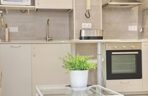 Cadiz Apartment | Beachside Apartment Madrid in Cádiz with Ocean View & Spa
