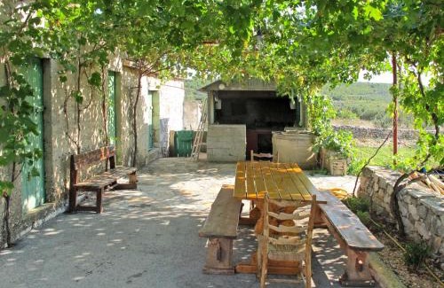 Primosten Apartment | Guest Rated 10/10: Apartment Mali Ive - PME300 with Pool