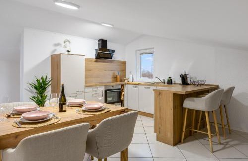 Ajdovscina Apartment | Apartment Mandi By DIMBIKES
