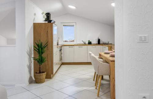 Ajdovscina Apartment | Apartment Mandi By DIMBIKES