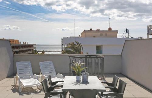 Vilafortuny Apartment | Cozy Apartment Mar Cambrils: Pool & Oceanfront Views
