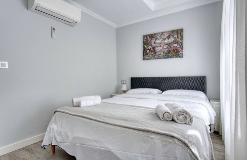 Cabo de las Huertas Apartment | Cozy Apartment 'Mar 15' with Ocean View & Pet Friendly