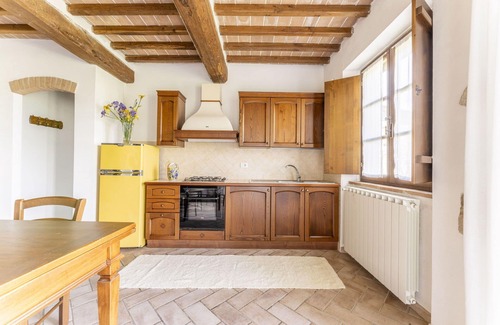 Radicondoli Apartment | Relaxing Apartment Marcigliana by the Pool in Radicondoli