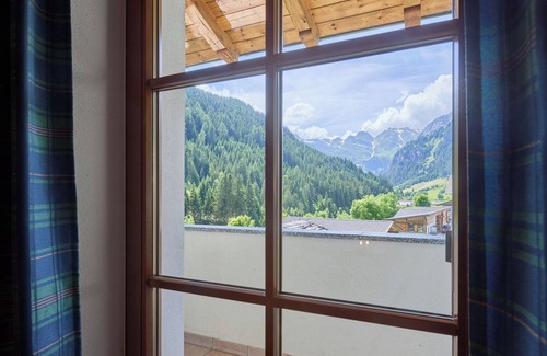 Racines Apartment | Mountain View Retreat: Wi-Fi, Garden & Spa Amenities
