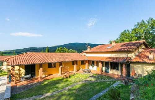 Badia Agnano Apartment | Guest Rated 10/10: Apartment Margherita with Pool & Pets