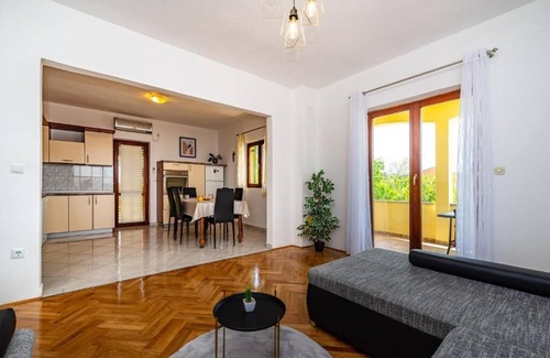 Novigrad Condo | Relaxing Apartment Marija in Novigrad with Spa & Hot Tub