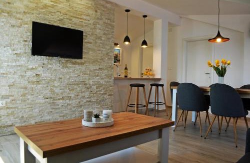 Cove Tri Zala (Zrnovo) Apartment | Child-Friendly Apartment Marina: Guest Rated 9.9/10