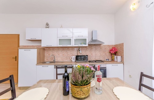 Seget Vranjica Apartment | Seget Donji Escape: Apartment Markovic with Ocean View