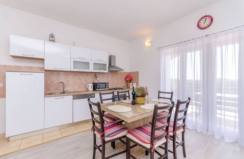 Seget Vranjica Apartment | Seget Donji Escape: Apartment Markovic with Ocean View