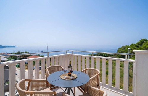 Gorica Apartment | Apartment Marlo: Scenic Sea View in Dubrovnik Awaits