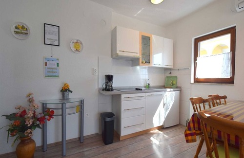 Milcetici Apartment | Stunning Apartment Martin 2 with Seaview & Pet Friendly