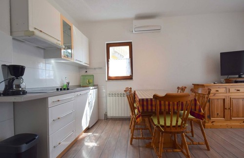 Milcetici Apartment | Stunning Apartment Martin 2 with Seaview & Pet Friendly