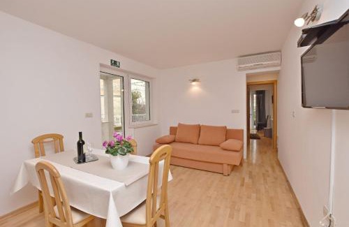 Omis Apartment | Guest Rated: Apartment Mate - Ideal for Families