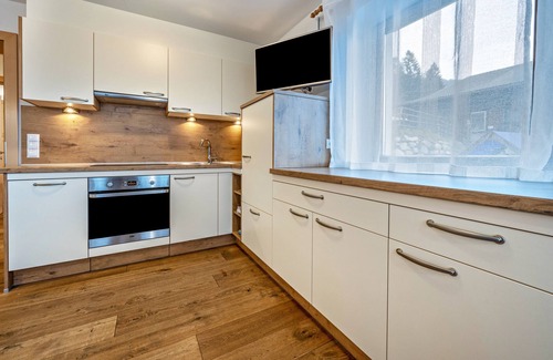 Vandoies Apartment | Mountain View Apartment "Maurerhof Morgenrot" with Balcony
