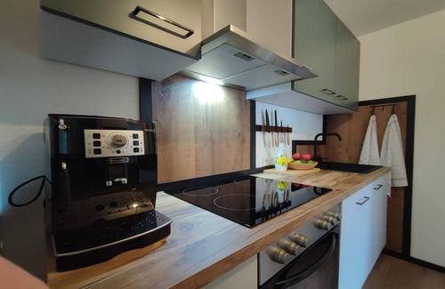 Hippach Apartment | Cozy Apartment Steps from the Ski Area with Breakfast