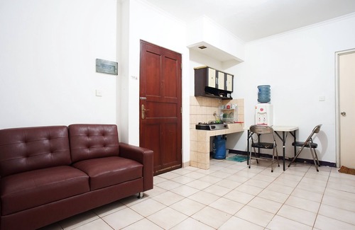 Tanjung Duren Utara Hotel | Relax in Apartment Mediterania I with Pool and Restaurant