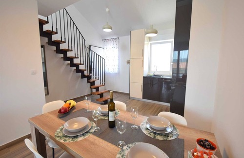 Cizici Apartment | Cozy Apartment Medna B5 with Balcony & Family-Friendly Perks