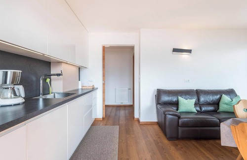 Feldthurns Apartment | Mountain View Apartment 'Melisse Thalerhof' with Balconies