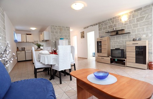 Drvenik Mali Apartment | Top-Rated Apartment Meri: Ocean View Two Bedroom Retreat