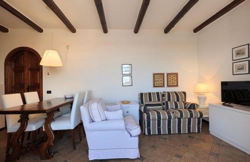 Belgirate Apartment | Pet-Friendly Apartment Merida with Pool and Family Amenities