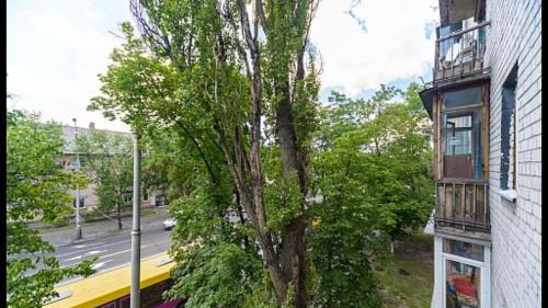 Dniprovs'kyi District Apartment | Pet-Friendly Haven at Apartment Budivelnykiv 22/11