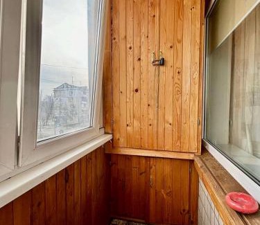 Dniprovs'kyi District Apartment | Pet-Friendly Haven at Apartment Budivelnykiv 22/11