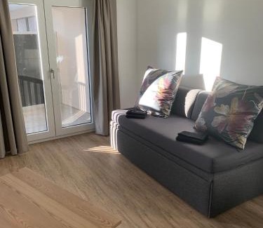 Metzingen Apartment | Highly Rated Business Apartment in Metzingen Wilhelmstraße