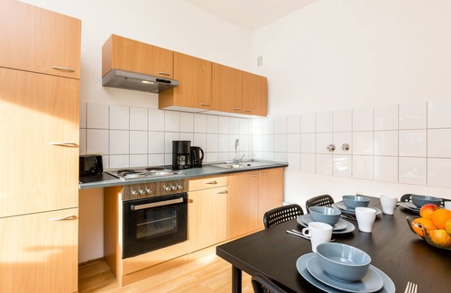 Eicken Apartment | Cozy Apartment Mg02 with Kitchen & Breakfast for 3 Guests