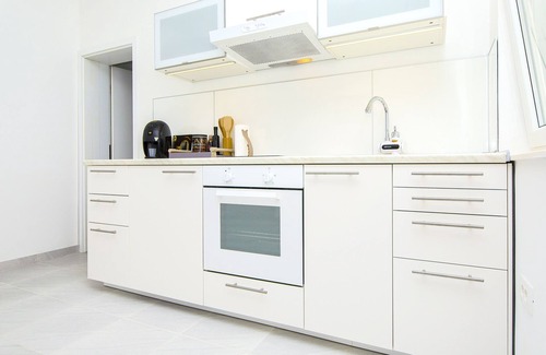 Podglavica Apartment | Oceanfront Apartment Mirjana in Rogoznica - Guest Rated 10/10