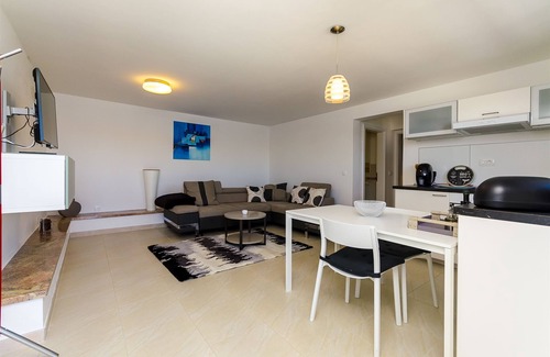 Podglavica Apartment | Rogoznica Retreat: Apartment Mirjana with Pool & Ocean View