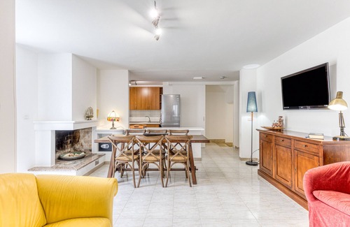 Taurisano House | Comfortable 'Mistral' Apartment with Pool and Wi-Fi Access