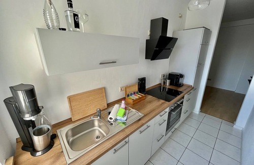 Gohlis-Mitte Apartment | Family-Friendly Apartment with Balcony, Netflix & Parking