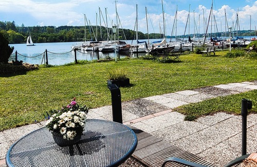 Wamel Apartment | Family-Friendly Apartment with Ocean and Lake Views