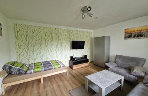 Region Hannover District Apartment | Cozy Apartment with Balcony for Students and Workers