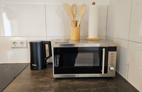 Gronau Apartment | Unwind at Apartment "Mit Jacuzzi Enschede 10 km" with Wi-Fi
