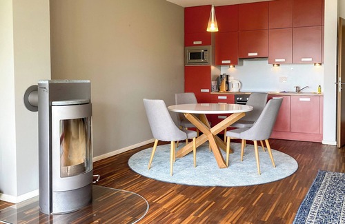 Muritz Apartment | Scenic Apartment with Lake Views - Steps from Dog Beach