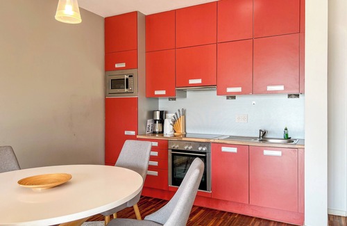 Muritz Apartment | Scenic Apartment with Lake Views - Steps from Dog Beach
