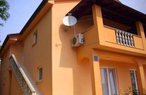 Polje Apartment | Pet-Friendly Apartment Molnar: 4-Star Accommodation Awaits