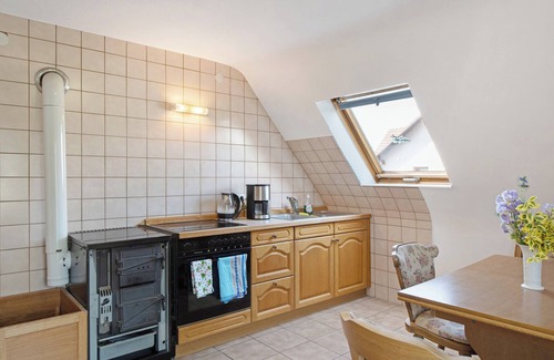 Auggen Apartment | Apartment 'Monika' with Shared Garden, Balcony and Wi-Fi