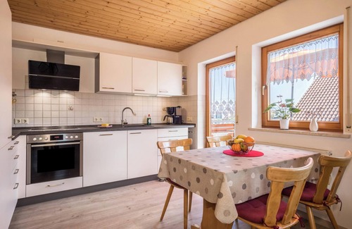 Langenargen Apartment | Inviting Apartment “Monninger” by Lake Constance with Garden