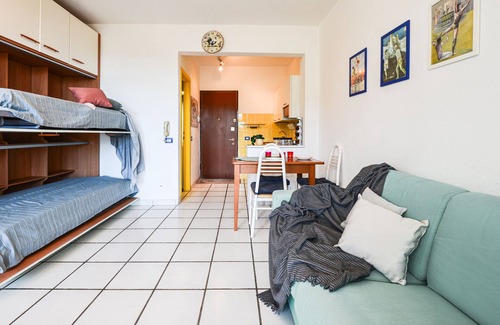 Capoliveri Apartment | Relaxing Apartment 'Mono Le Lecce 53 Iris' with Pool Access