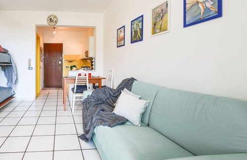 Capoliveri Apartment | Relaxing Apartment 'Mono Le Lecce 53 Iris' with Pool Access
