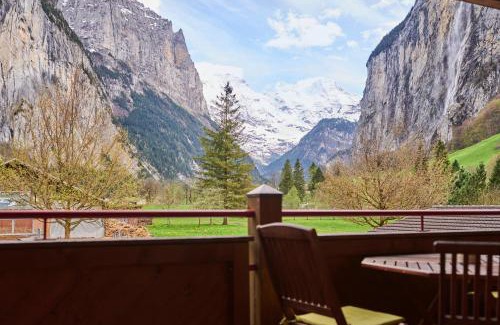 Lauterbrunnen Apartment | Mountain View Apartment: 4-Star Stay with Family-Friendly Perks