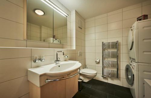 Lauterbrunnen Apartment | Mountain View Apartment: 4-Star Stay with Family-Friendly Perks